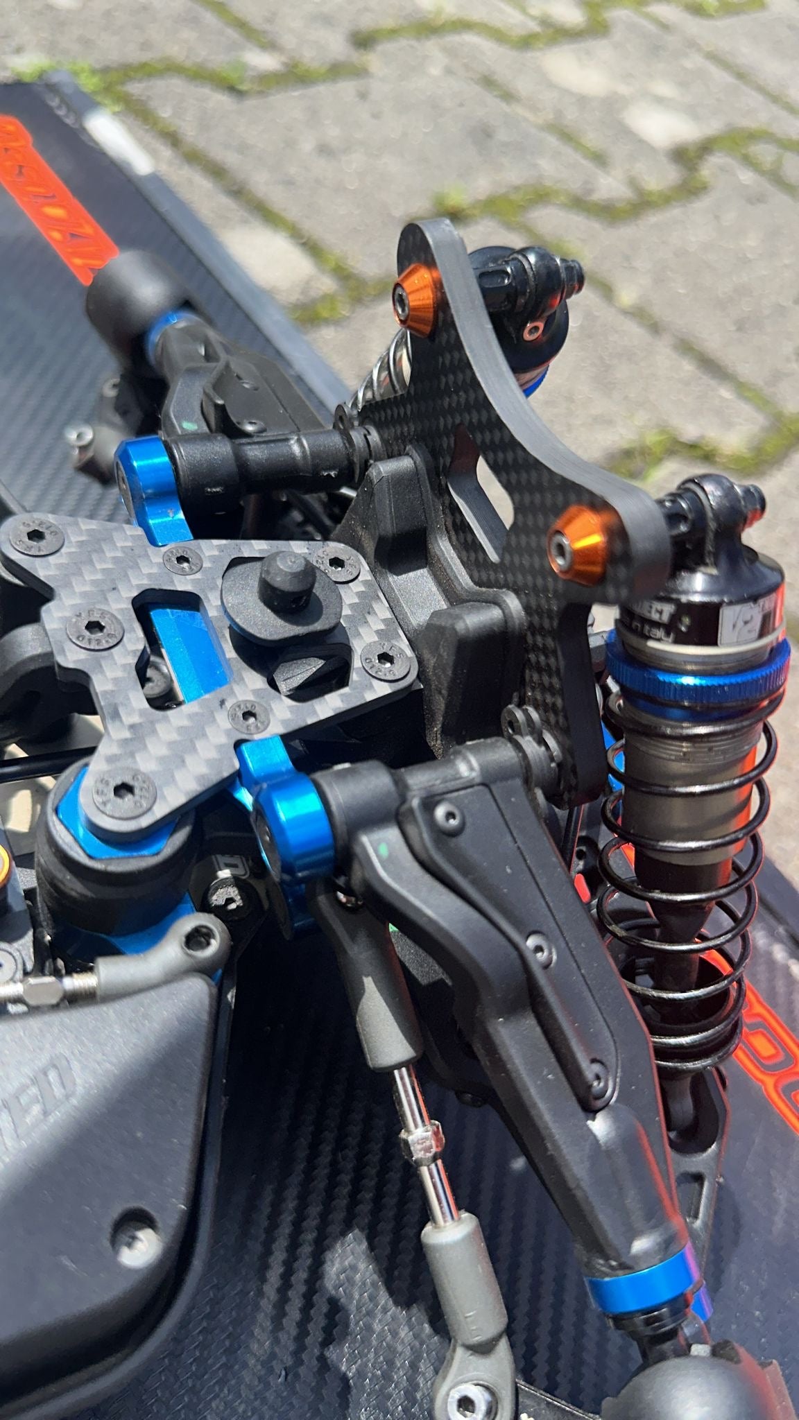Team Associated RC 8B4.1 Front Shock Tower