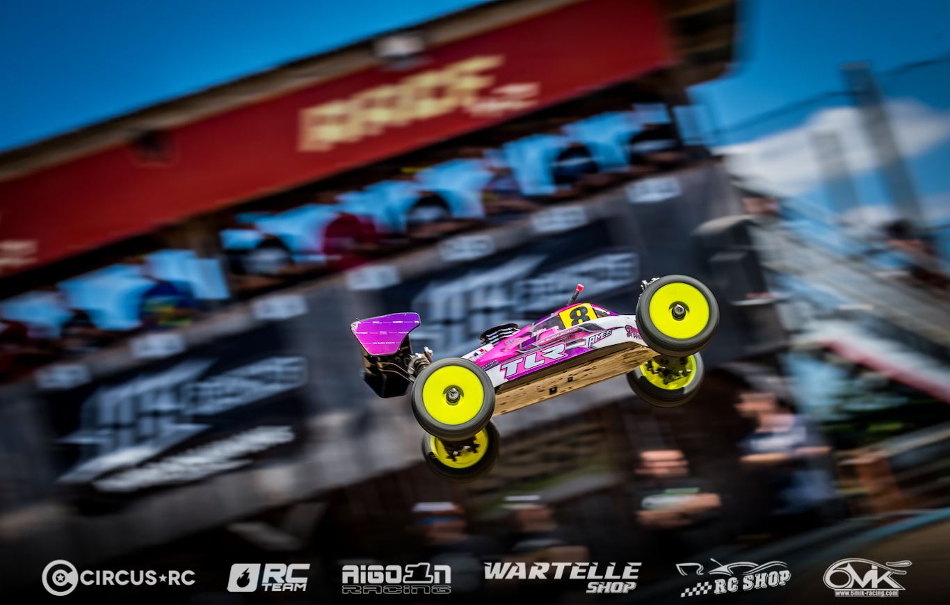 Team Losi Racing 8IGHT-X