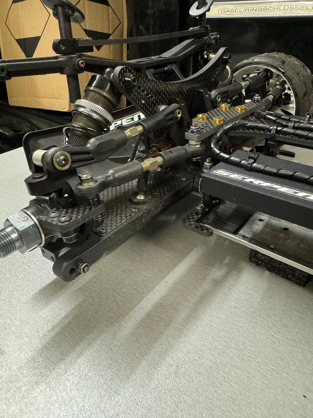 Serpent Cobra SRX 8 GT Upper Wishbone Bracket