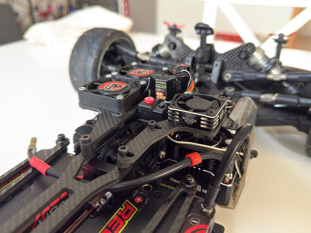 Serpent Cobra SRX8 GTE Single Fan 30mm Support Kit