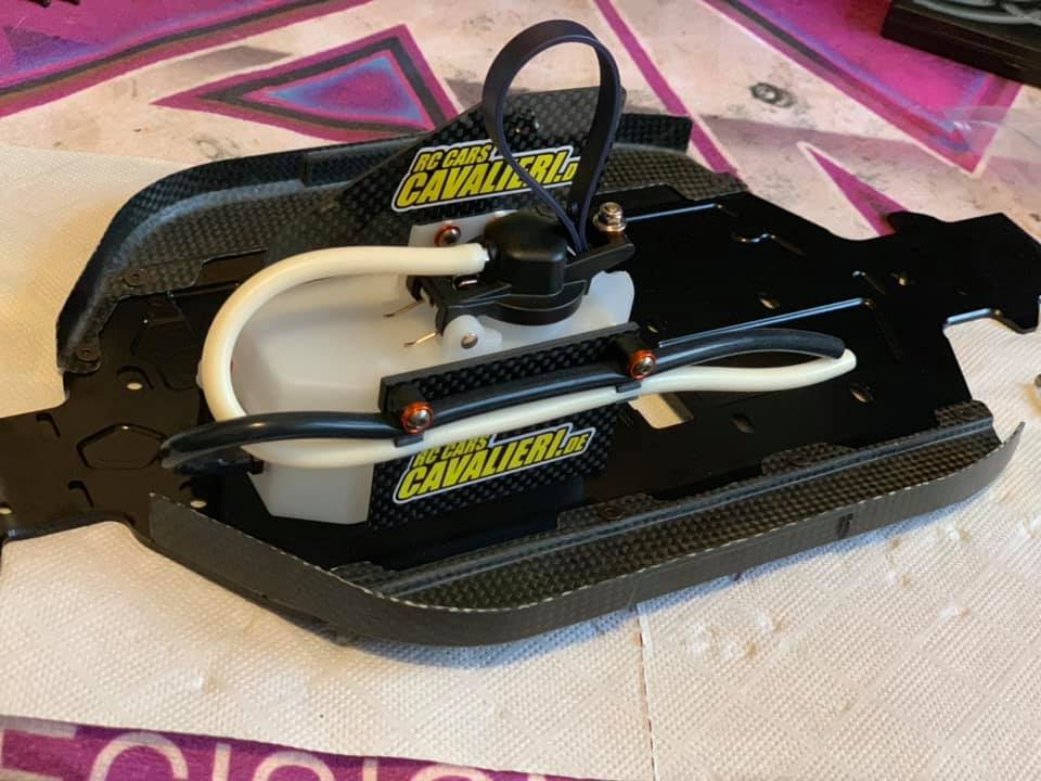 HB Racing D815 - D8 World Spec Fuel Tank Guard